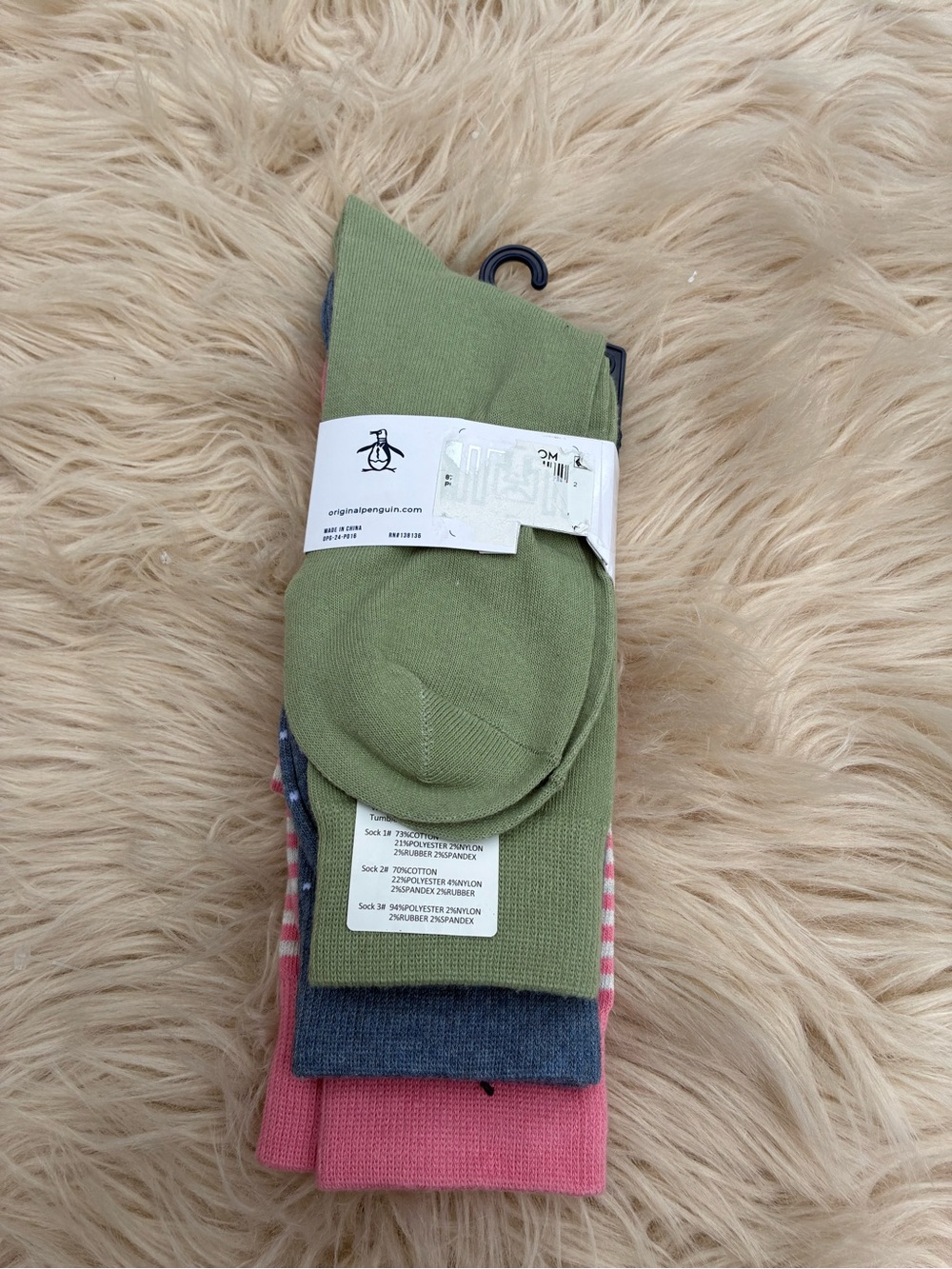 NWT Original PENGUIN Brand 3-Pack Crew Socks
Size 8-13 - Picture 6 of 6